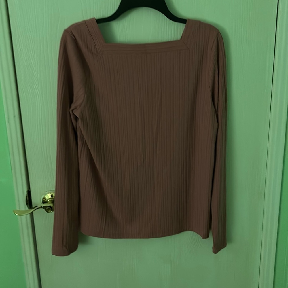 Jessica Simpson long sleeve top.